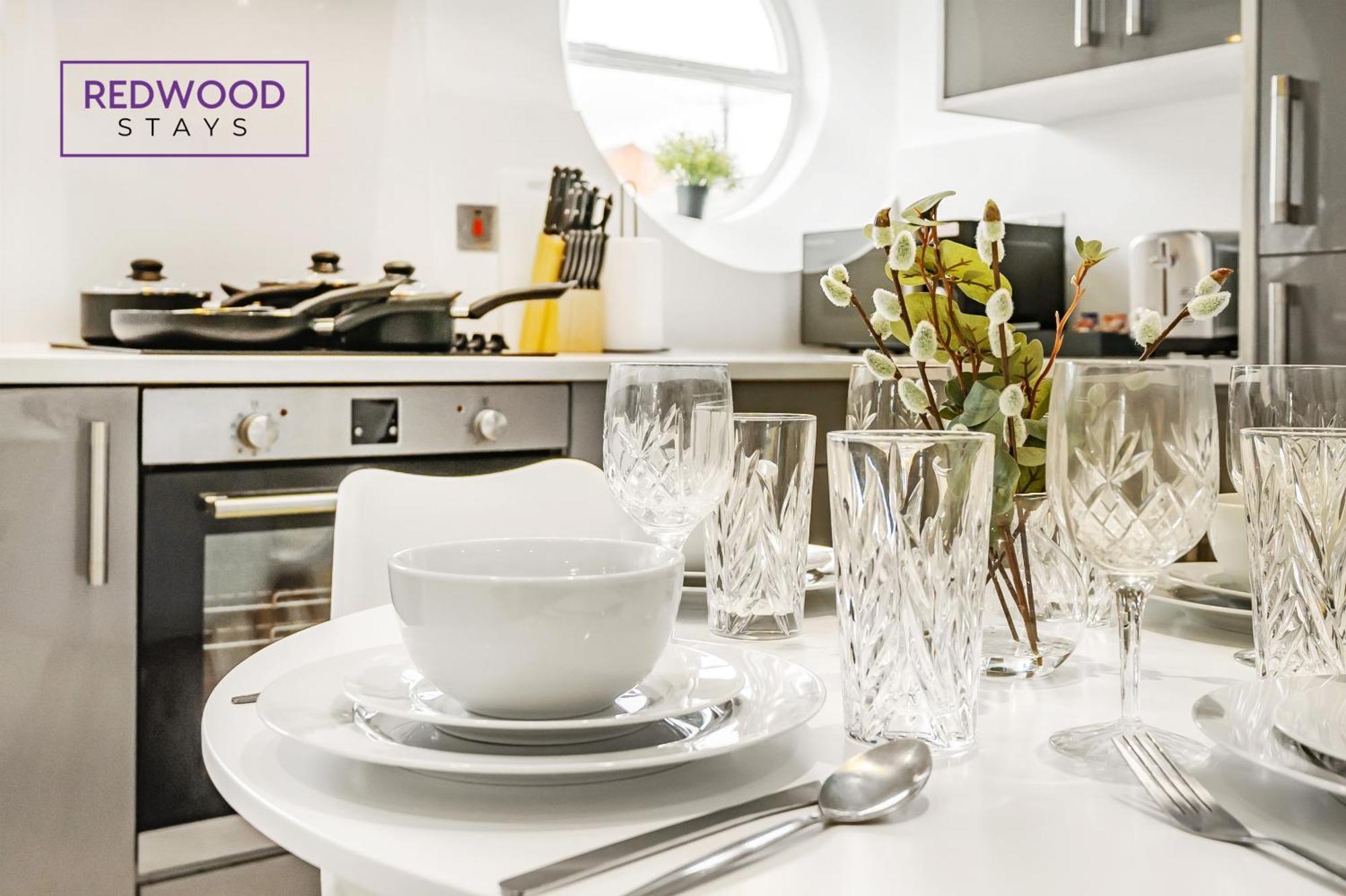 Brand New, 1 Bed 1 Bath, Modern Town Center Apartment, Netflix By Redwood Stays Aldershot Esterno foto
